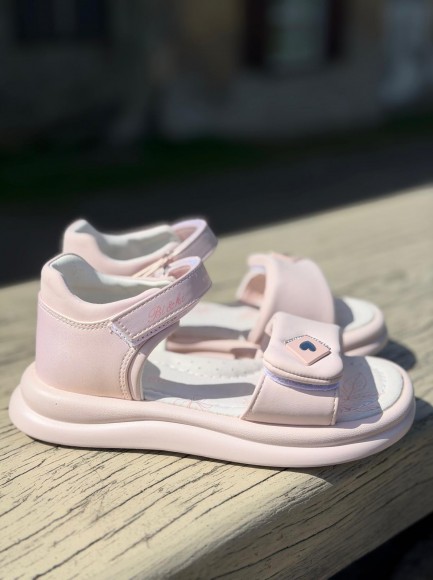 Meiteņu sandales