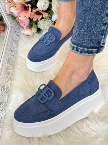 Kurpes uz platformas