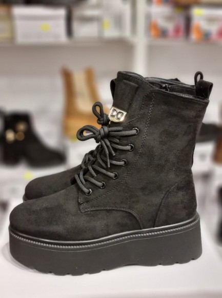 Puszābaki uz platformas