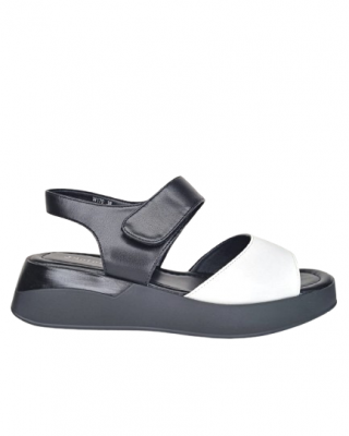 Sandales uz platformas