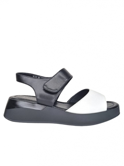 Sandales uz platformas