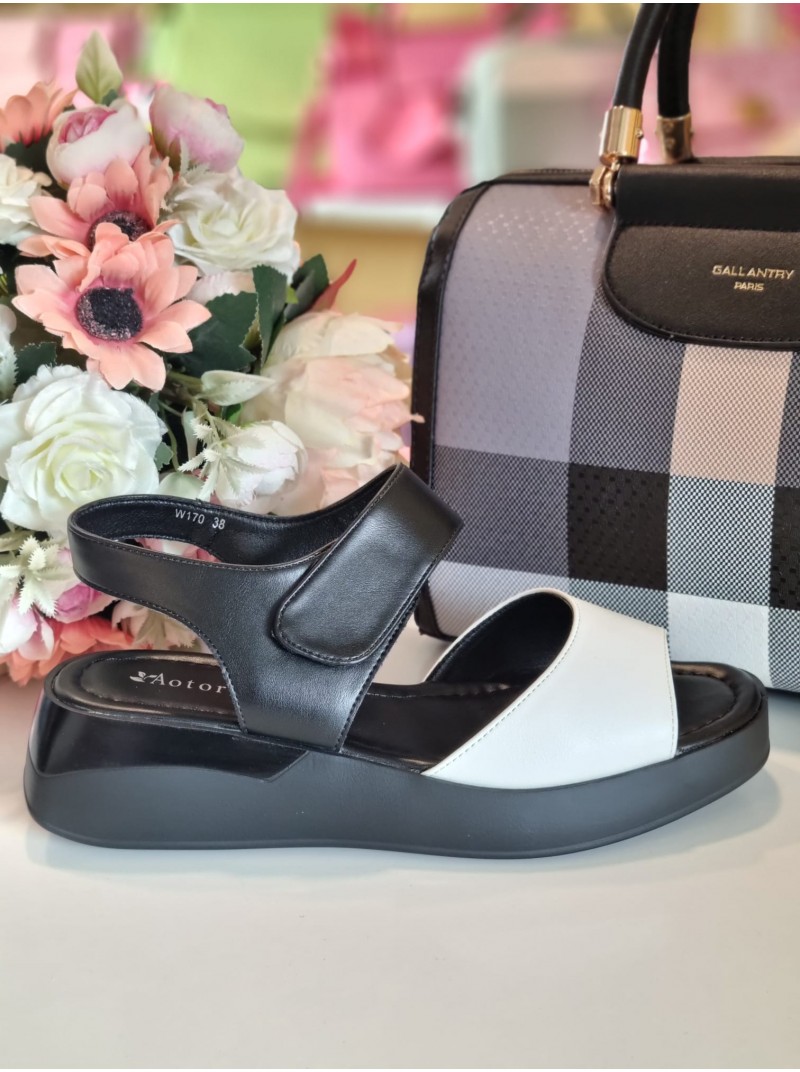 Sandales uz platformas