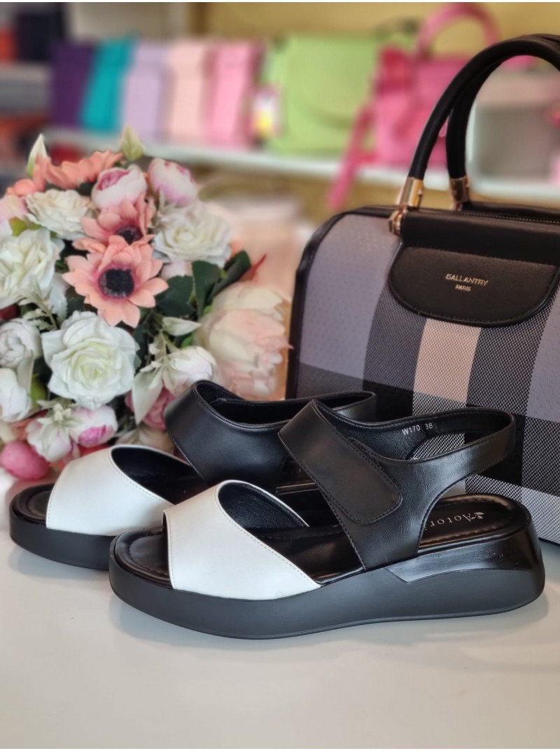 Sandales uz platformas