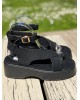 Sandales uz platformas