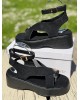 Sandales uz platformas