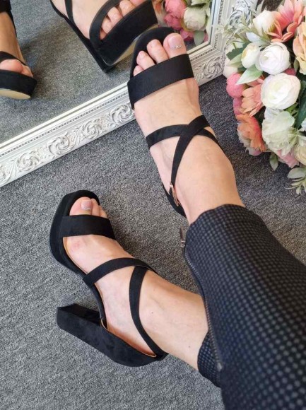 Augstpapēžu kurpes